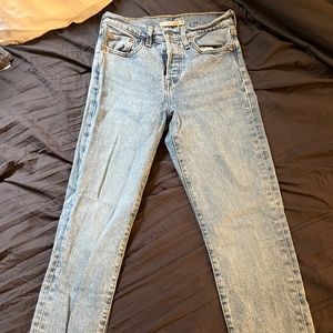 Light Wash Levi's Wedgie Straight Jeans